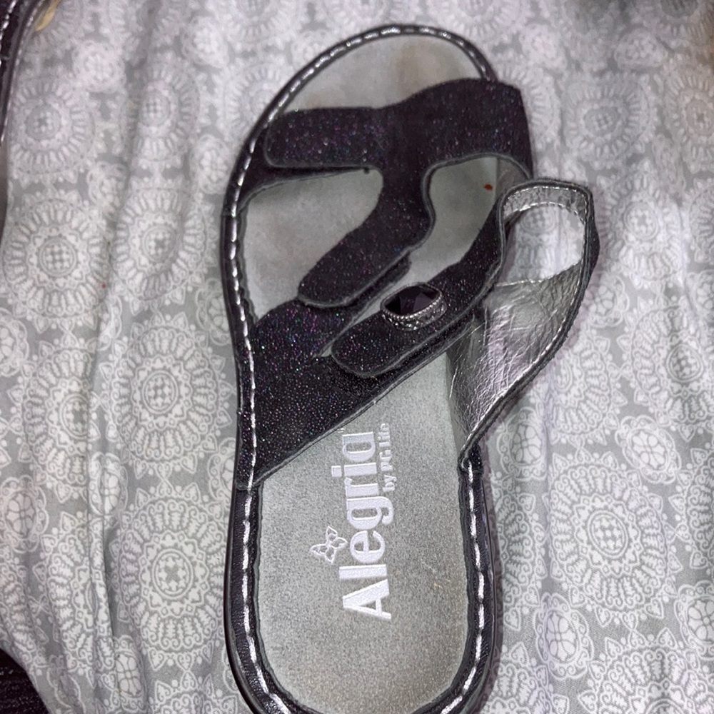 Brand: Alegria color: grey and black size:7.5